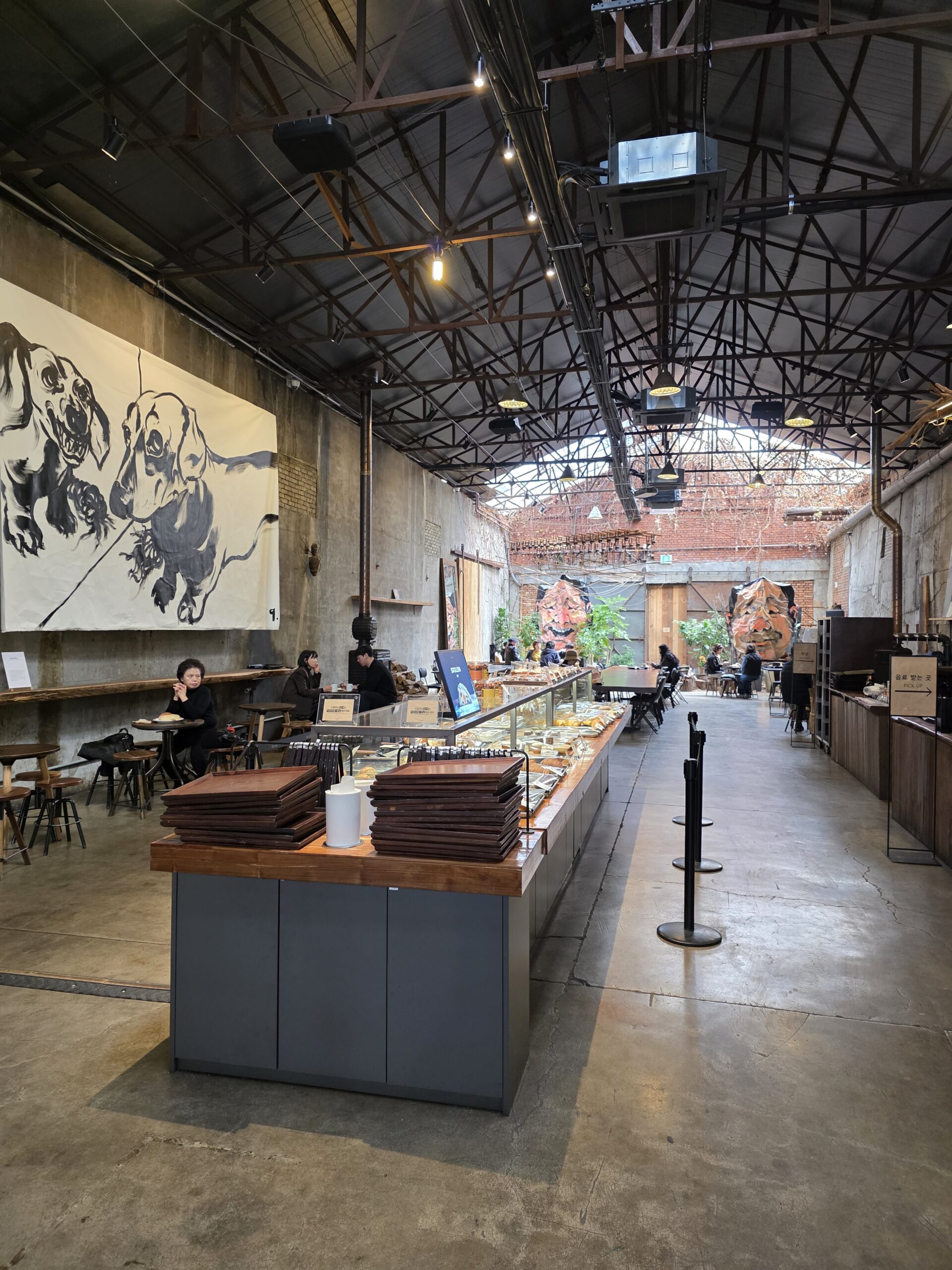 Daelim Changgo cafe exterior red brick factory gate Seongsu-dong Seoul