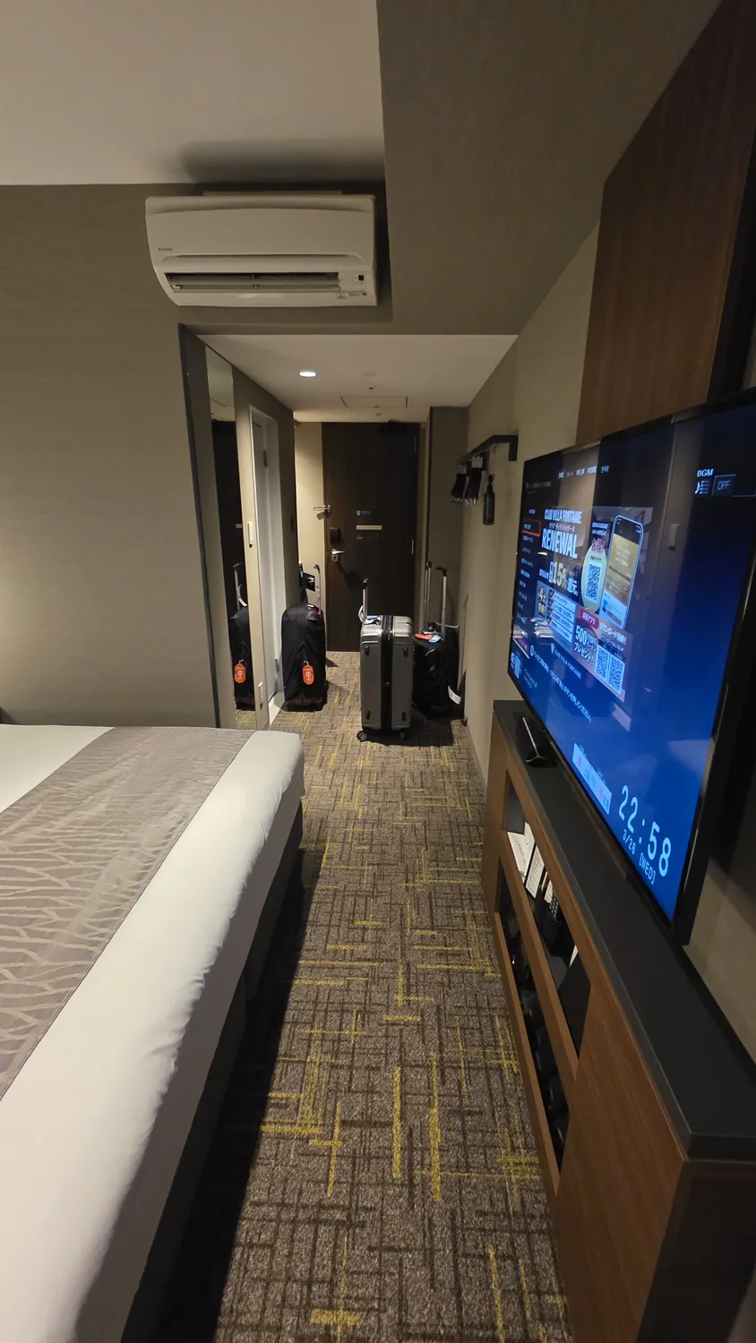 빌라 폰테뉴 객실 동선과 TV 수납